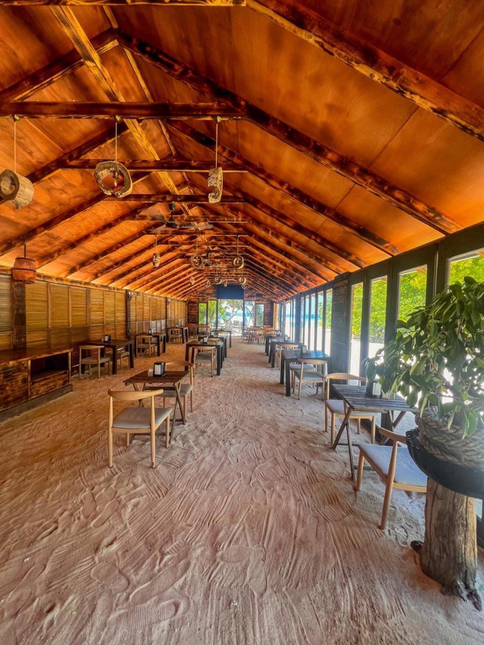 Tranquila Beach Hotel Rasdhoo Esterno foto