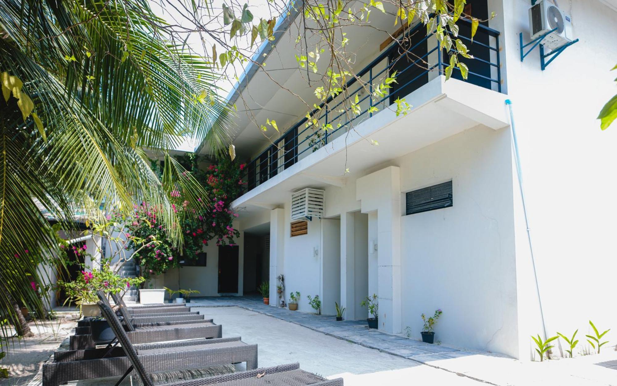 Tranquila Beach Hotel Rasdhoo Esterno foto
